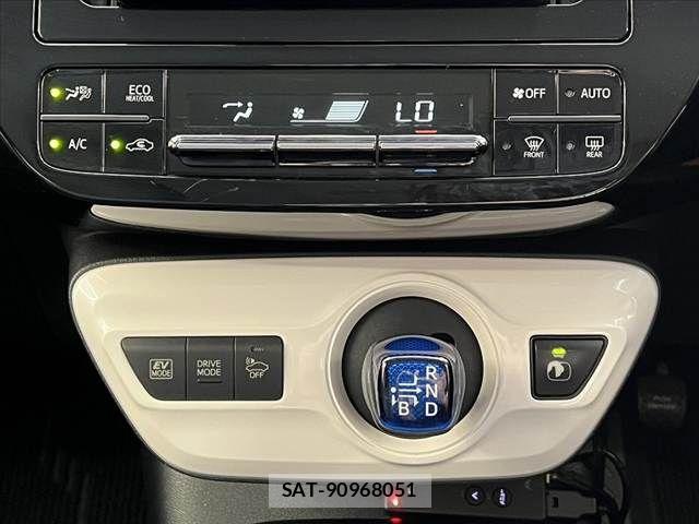 Toyota PRIUS 2016-03 8563225-23