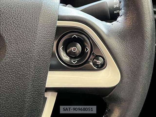 Toyota PRIUS 2016-03 8563225-28