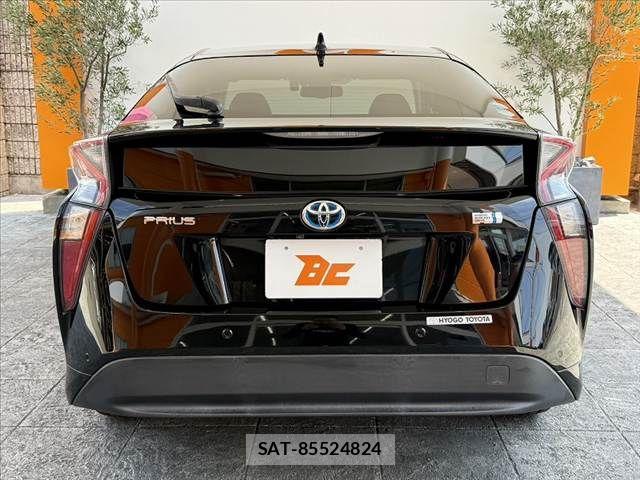 Toyota PRIUS 2016-05 8563240-13
