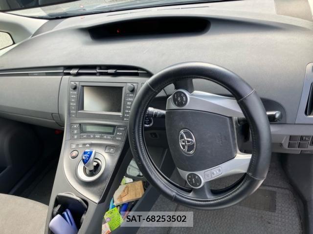 Toyota PRIUS 2009-05 8563267-16