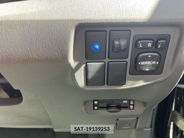 Toyota PRIUS 2010-02 8563254-13