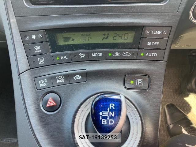 Toyota PRIUS 2010-02 8563254-16