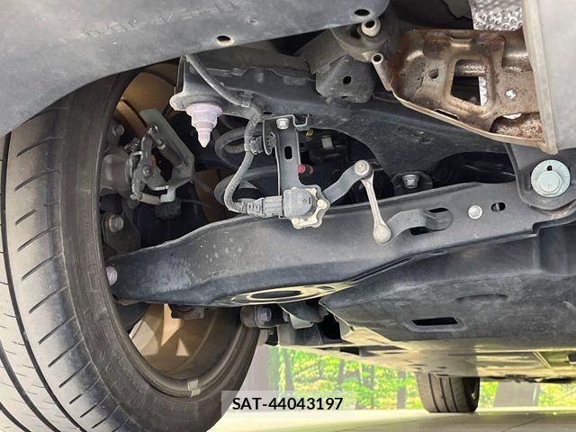 Toyota PRIUS 2022-07 8563208-19