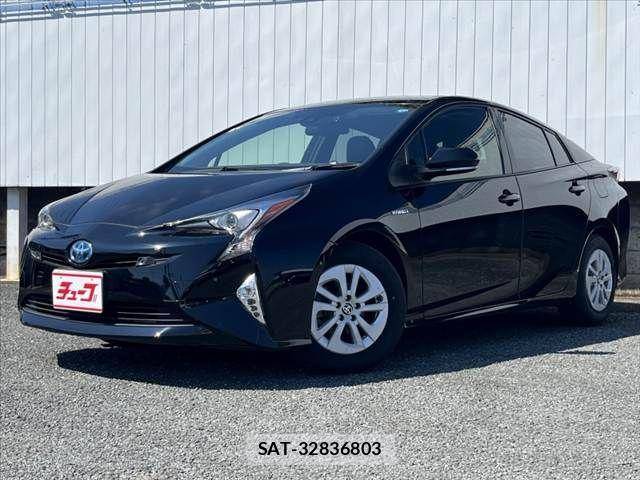 Toyota PRIUS 2017-03 8563220-1