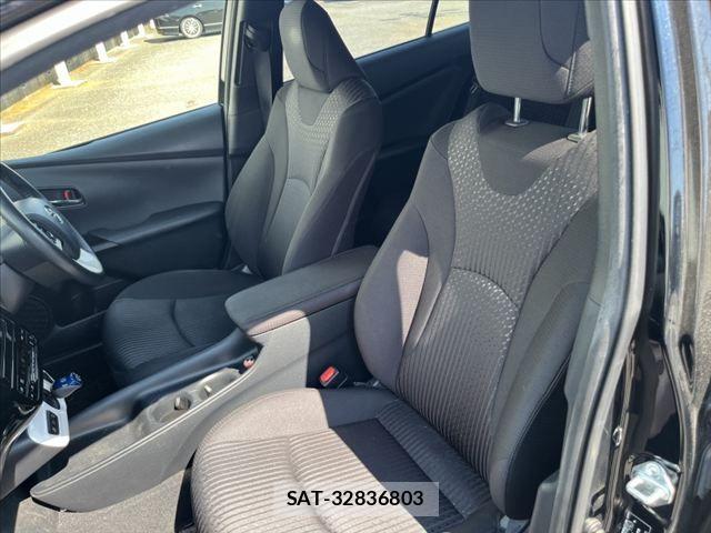 Toyota PRIUS 2017-03 8563220-14
