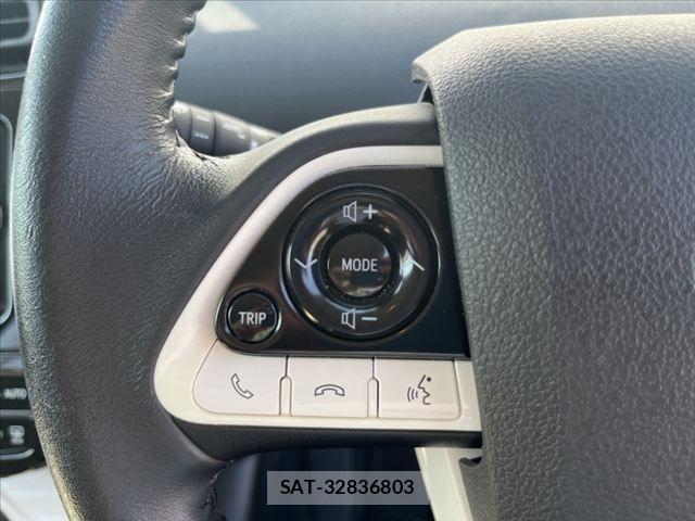 Toyota PRIUS 2017-03 8563220-18