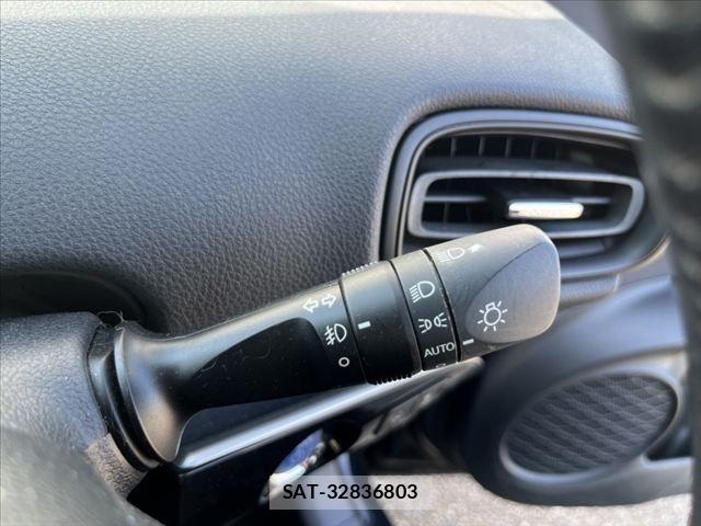 Toyota PRIUS 2017-03 8563220-21