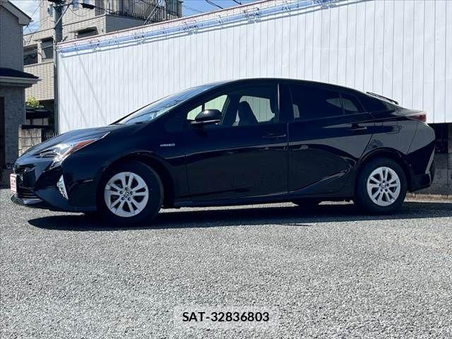 Toyota PRIUS 2017-03 8563220-2