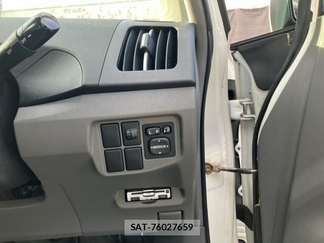 Toyota PRIUS 2010-05 8563269-14