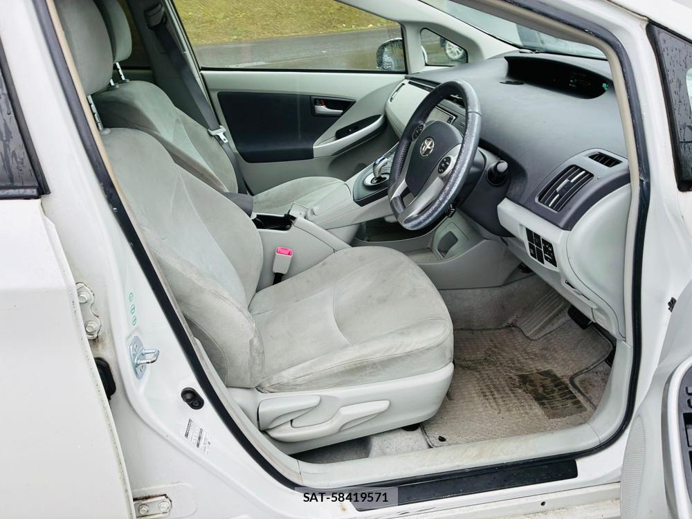 Toyota PRIUS 2010-04 8544994-11