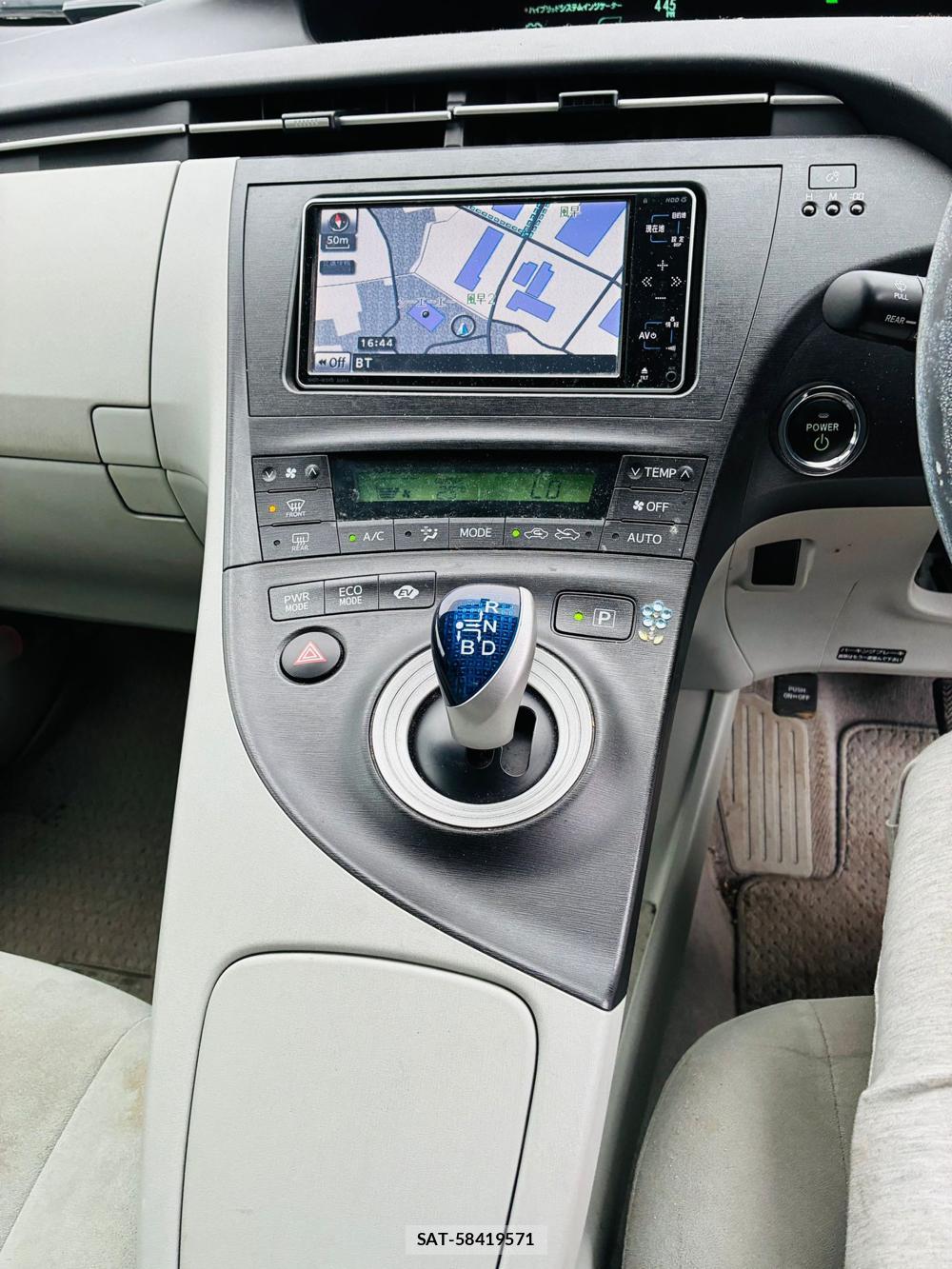 Toyota PRIUS 2010-04 8544994-18