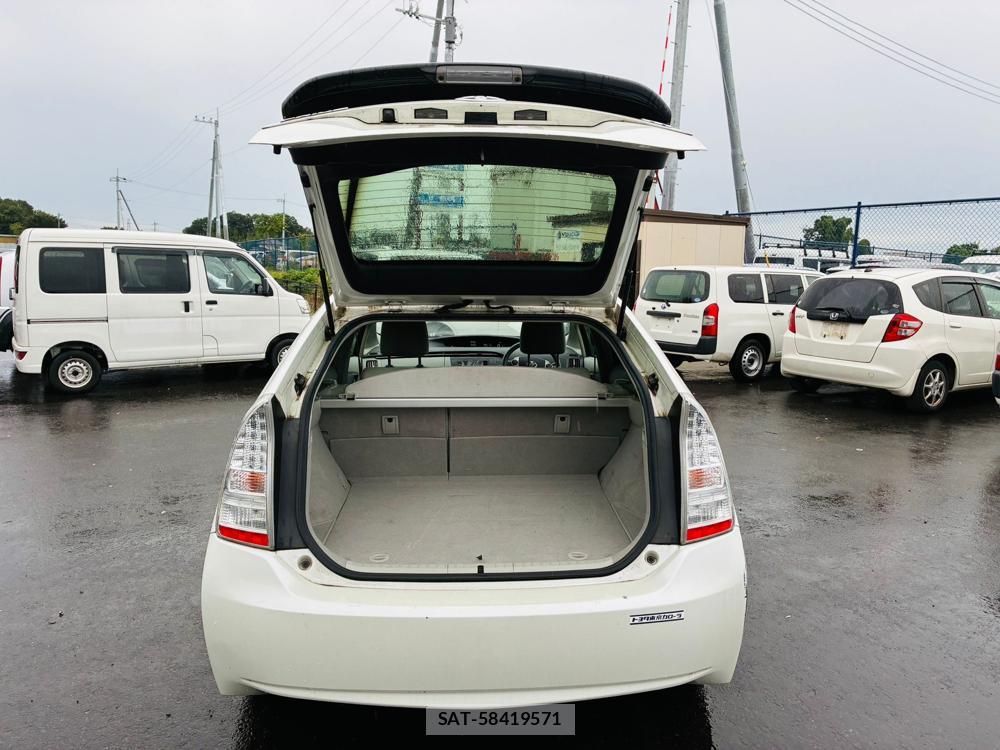 Toyota PRIUS 2010-04 8544994-23