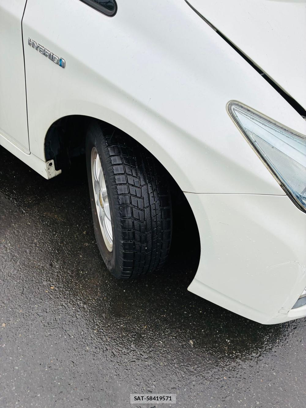 Toyota PRIUS 2010-04 8544994-28