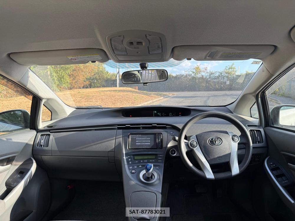 Toyota PRIUS 2011-02 4668275-13