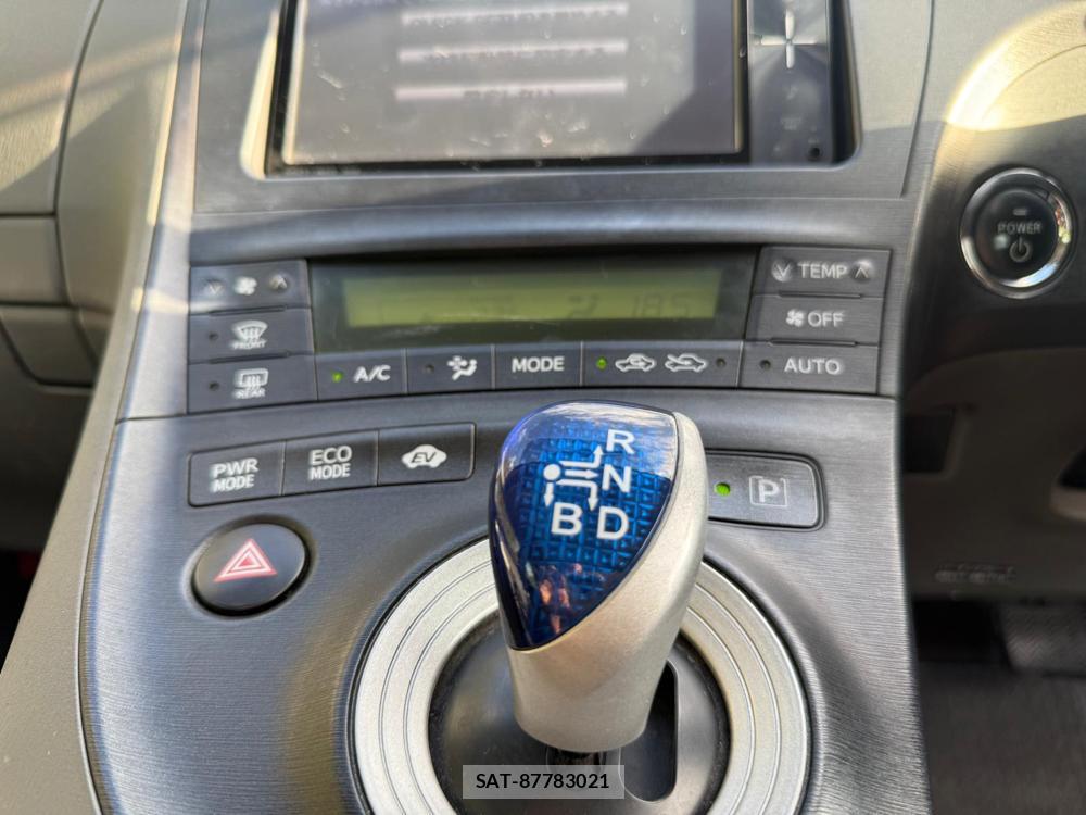 Toyota PRIUS 2011-02 4668275-23