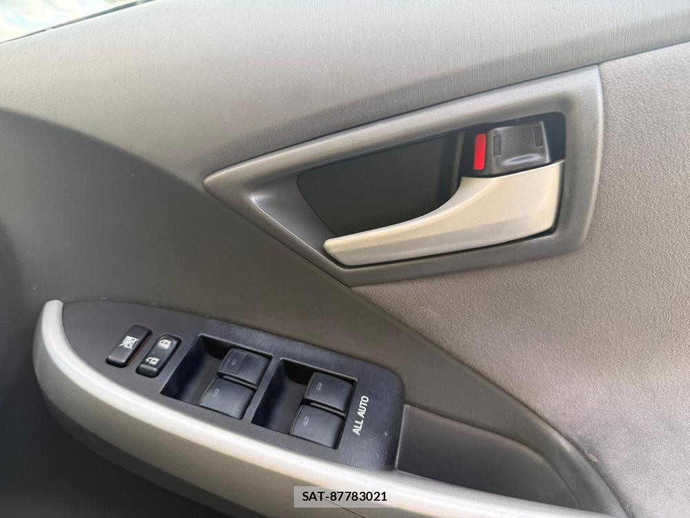Toyota PRIUS 2011-02 4668275-25