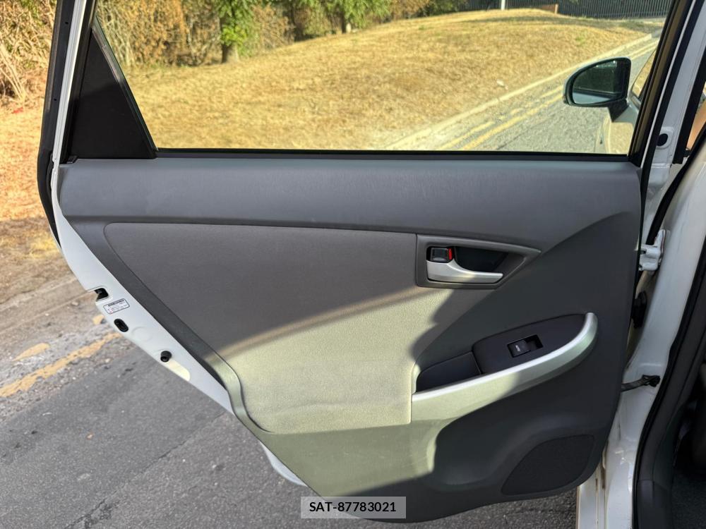 Toyota PRIUS 2011-02 4668275-27