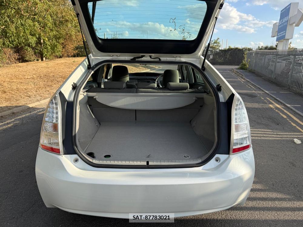 Toyota PRIUS 2011-02 4668275-30