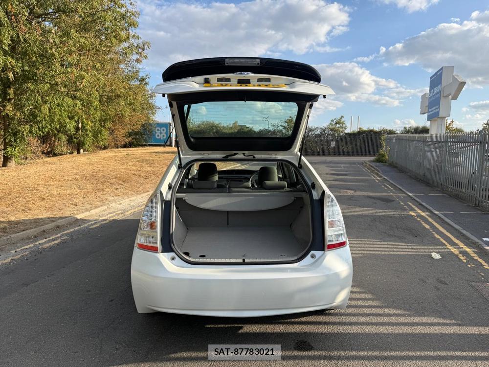 Toyota PRIUS 2011-02 4668275-31