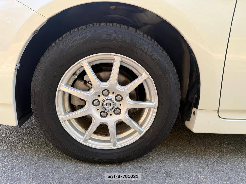 Toyota PRIUS 2011-02 4668275-34