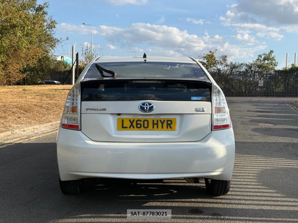 Toyota PRIUS 2011-02 4668275-3