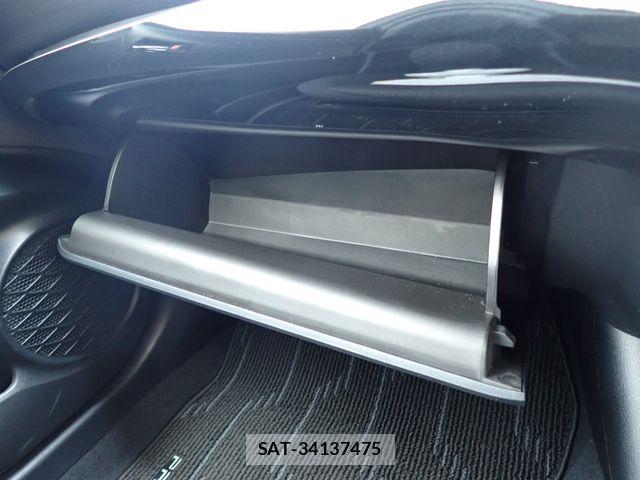 Toyota PRIUS 2020-04 8628423-8