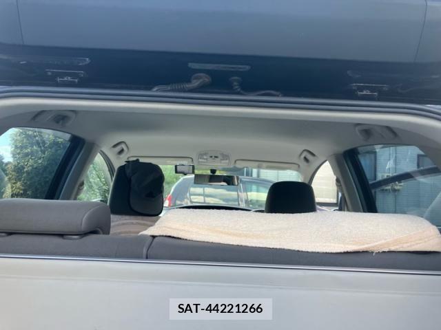 Toyota PRIUS 2010-08 8628454-14