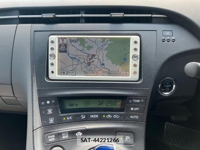 Toyota PRIUS 2010-08 8628454-17
