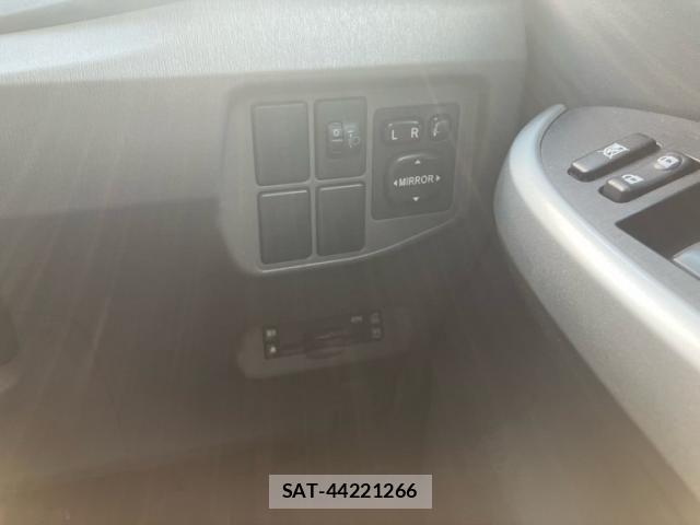 Toyota PRIUS 2010-08 8628454-20