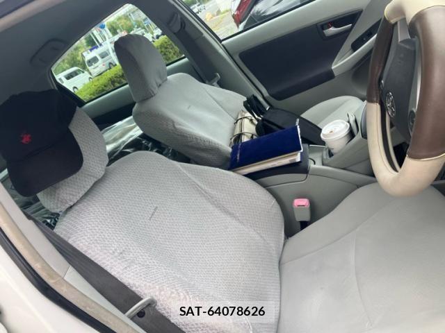 Toyota PRIUS 2010-06 8628470-12