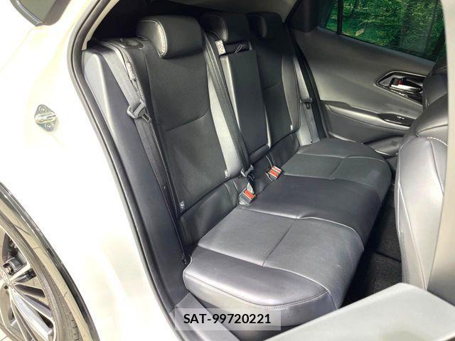 Toyota PRIUS 2024-04 8628397-9
