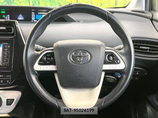 Toyota PRIUS 2017-02 8628430-10