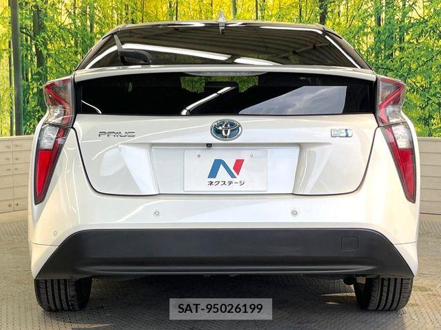 Toyota PRIUS 2017-02 8628430-14