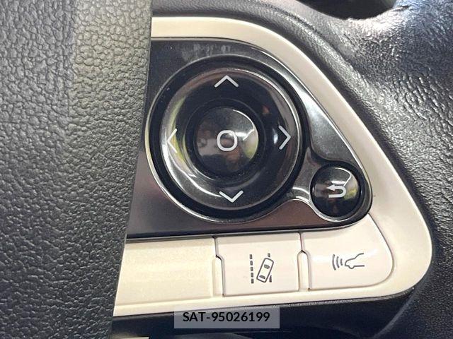 Toyota PRIUS 2017-02 8628430-4