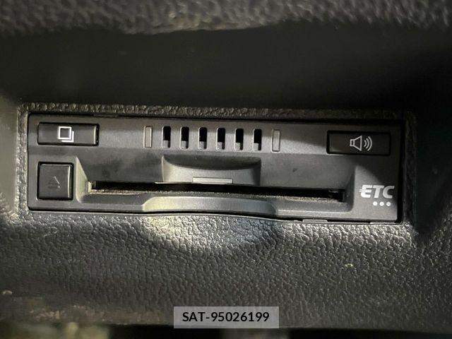 Toyota PRIUS 2017-02 8628430-5