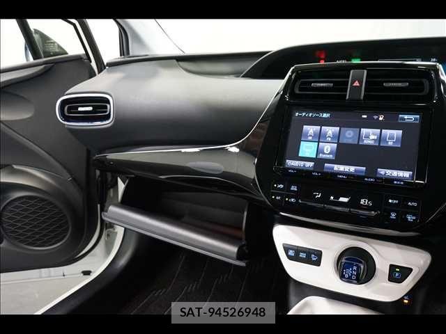 Toyota PRIUS 2016-01 8628422-12