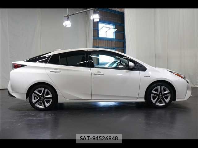 Toyota PRIUS 2016-01 8628422-15