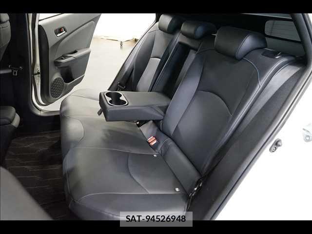 Toyota PRIUS 2016-01 8628422-17