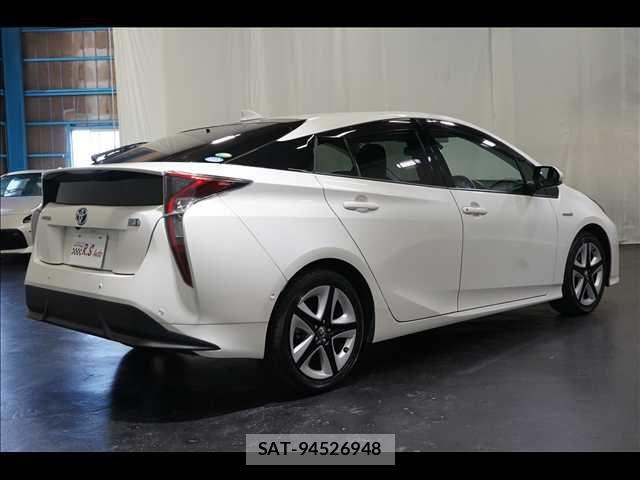 Toyota PRIUS 2016-01 8628422-8