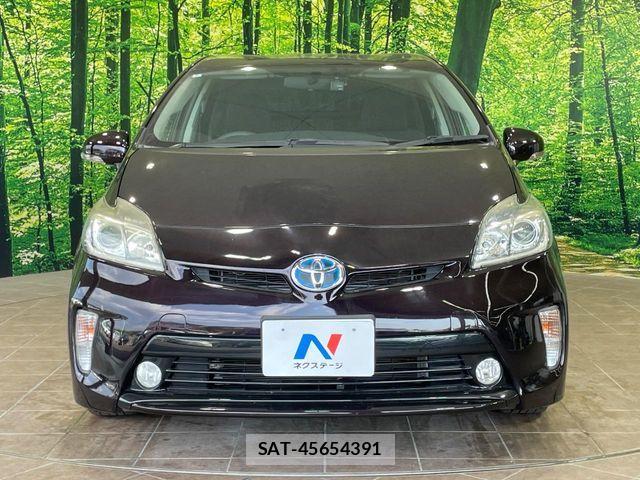 Toyota PRIUS 2015-10 8628440-13