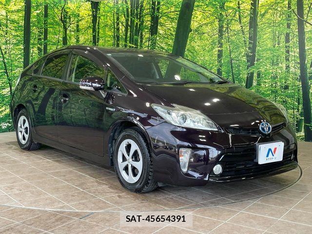 Toyota PRIUS 2015-10 8628440-15
