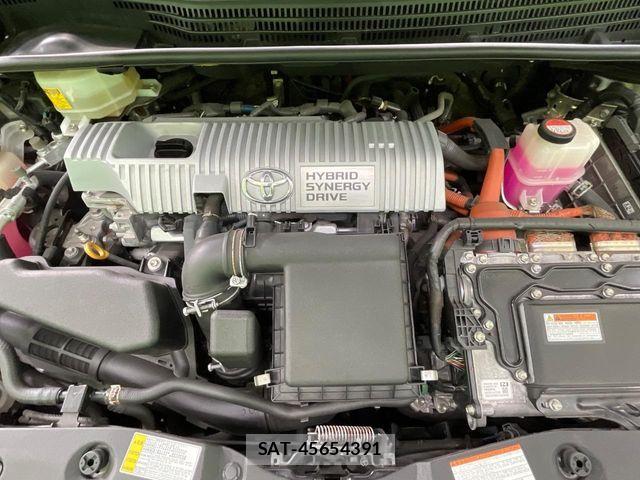 Toyota PRIUS 2015-10 8628440-17