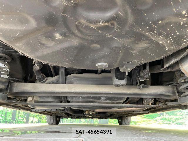 Toyota PRIUS 2015-10 8628440-18