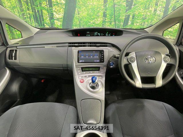 Toyota PRIUS 2015-10 8628440-1