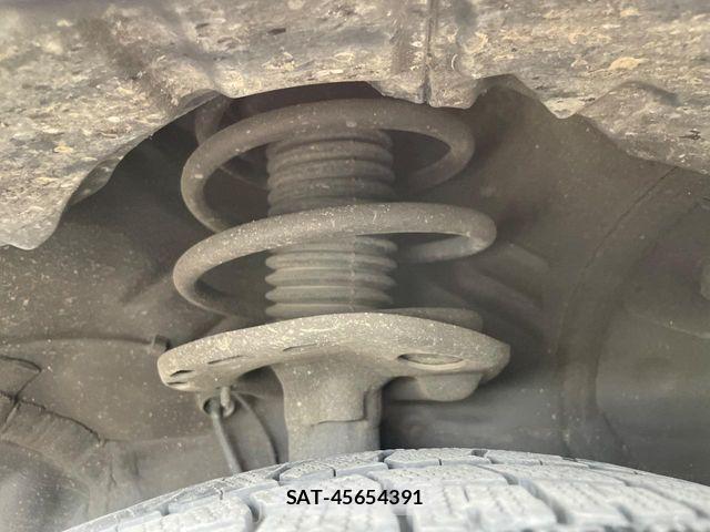 Toyota PRIUS 2015-10 8628440-19
