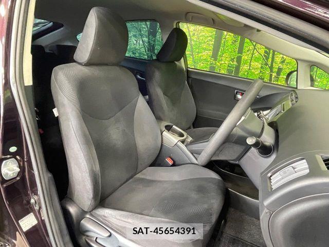 Toyota PRIUS 2015-10 8628440-7
