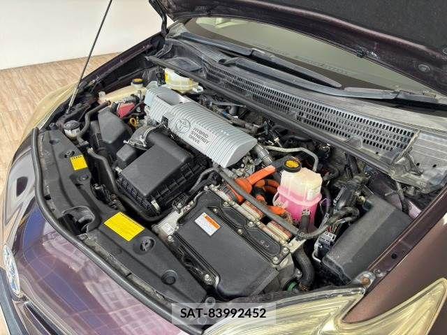 Toyota PRIUS 2014-02 8628437-11