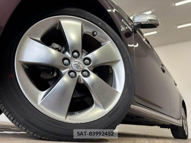 Toyota PRIUS 2014-02 8628437-18