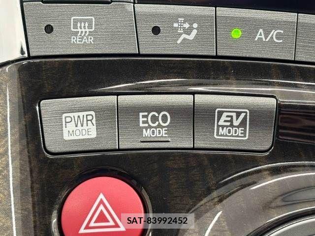 Toyota PRIUS 2014-02 8628437-4