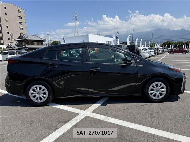 Toyota PRIUS 2021-08 8628413-10